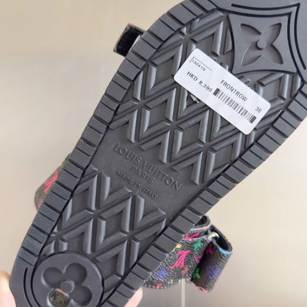 l0*is V*t0n sandals