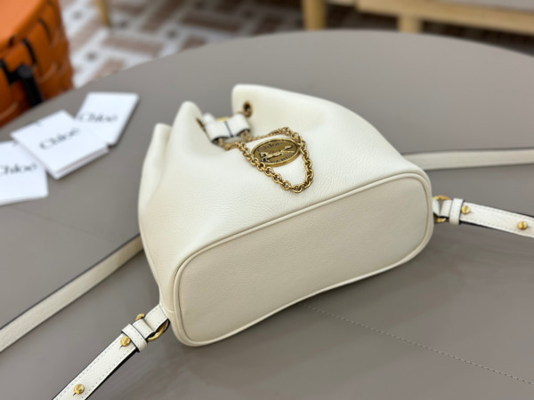Chloe bracelet backpack in grained leather- 22*20*10.5cm