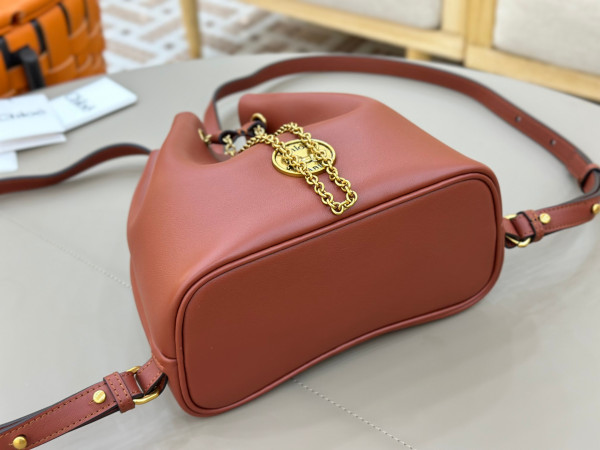 Chloe bracelet backpack in grained leather- 22*20*10.5cm