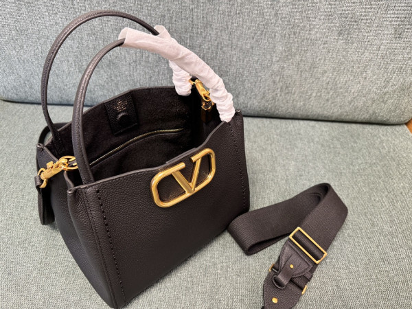 Valentino Garavani Alltime Medium Handbag - 26*21*17CM