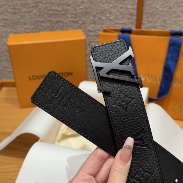 l0*is V*t0n belt