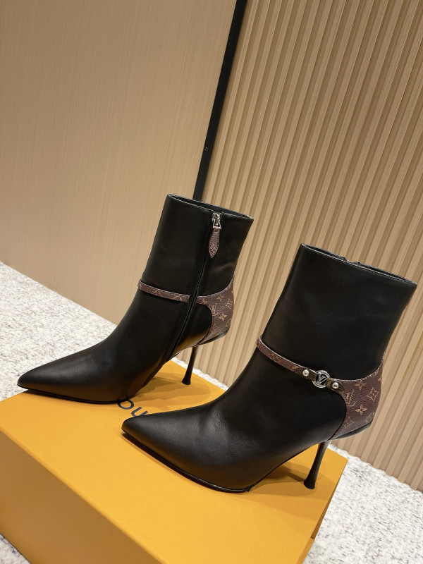 l0*is V*t0n boots