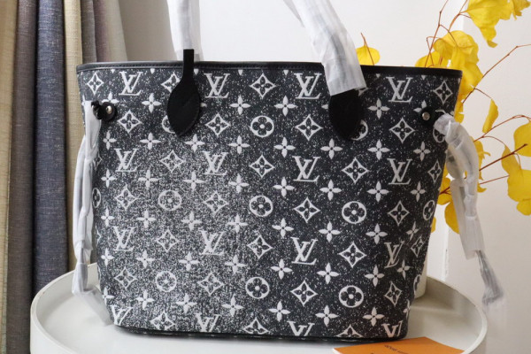 l0*is V*t0n neverfull mm