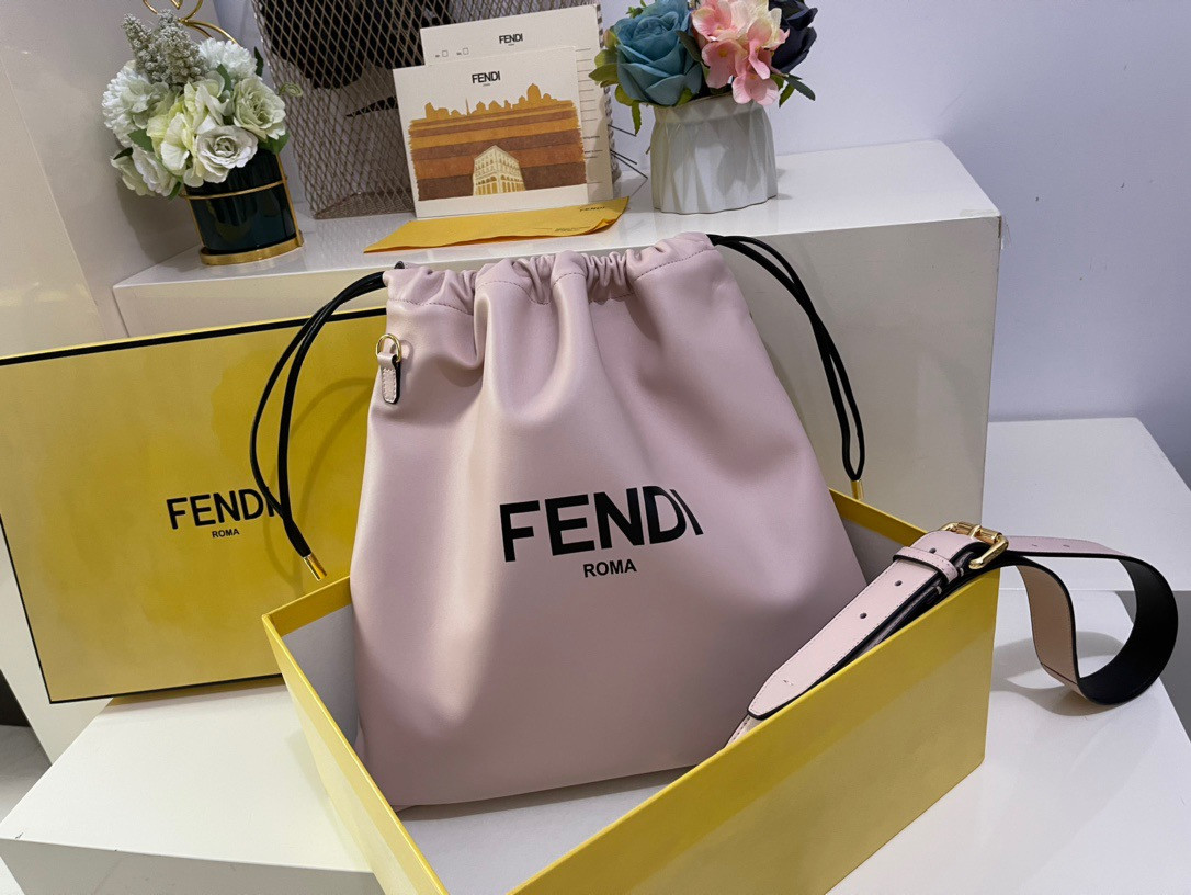 F**di pack medium pouch