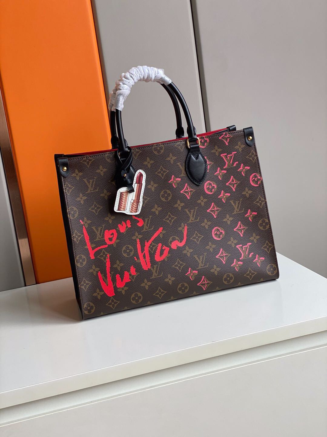 l0*is V*t0n limited edition - onthego mm