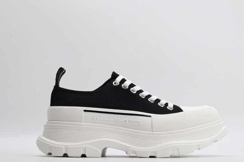 ale*d*r M*Q*en tread slick lace up