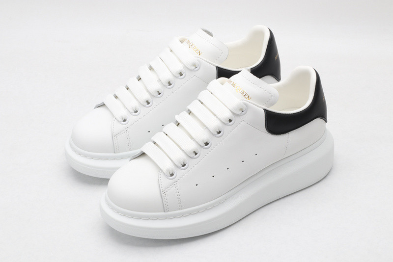 ale*d*r M*Q*en oversized sneaker