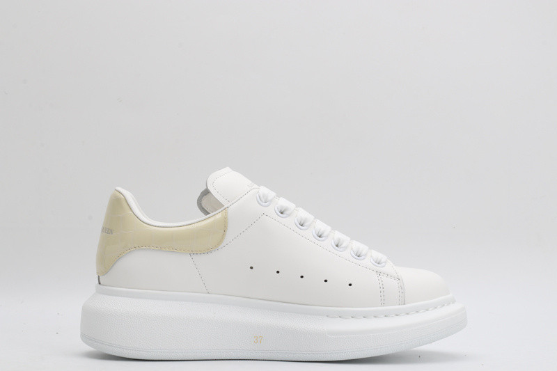 ale*d*r M*Q*en oversized sneaker