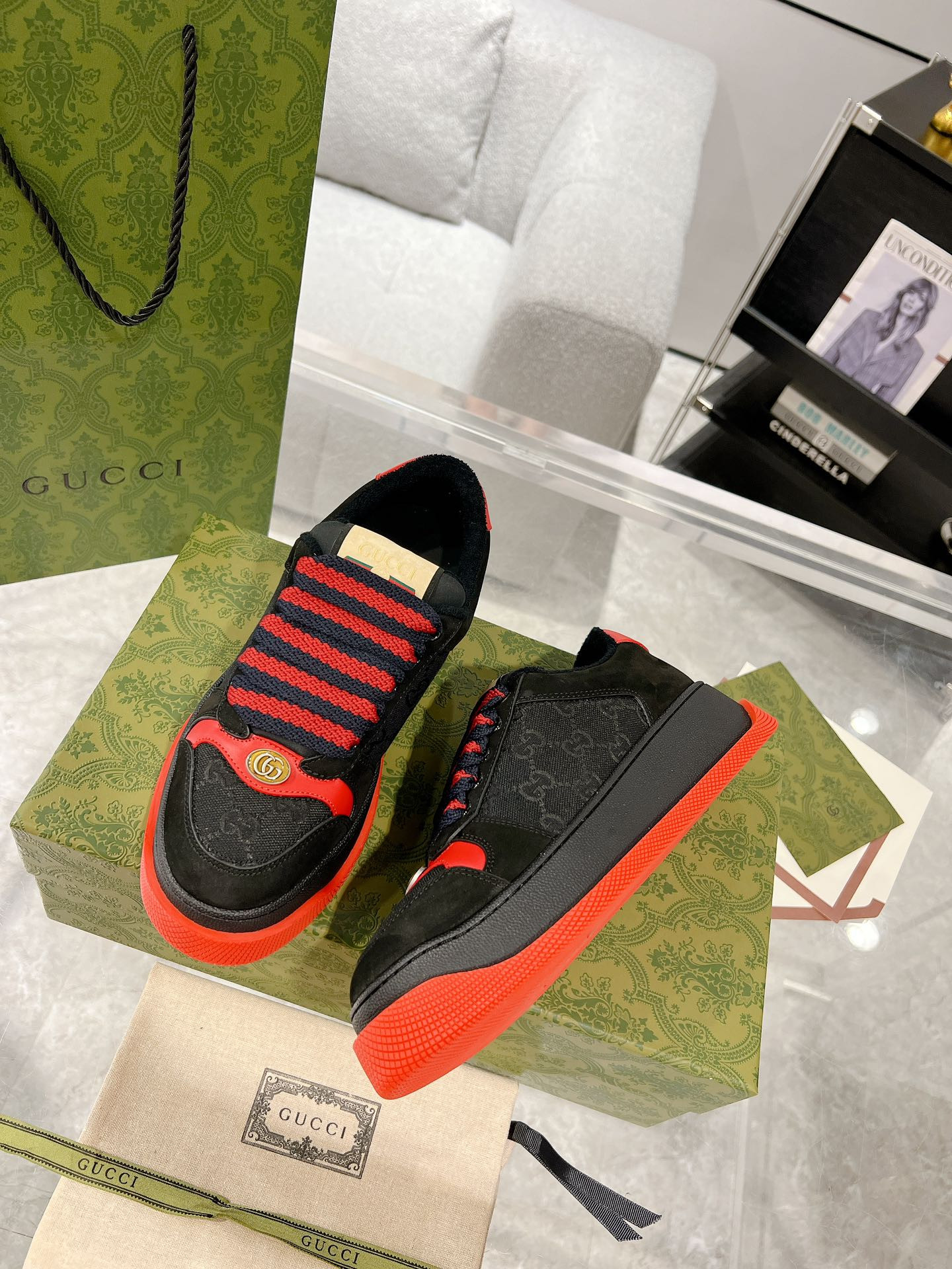 G*u*i sneaker