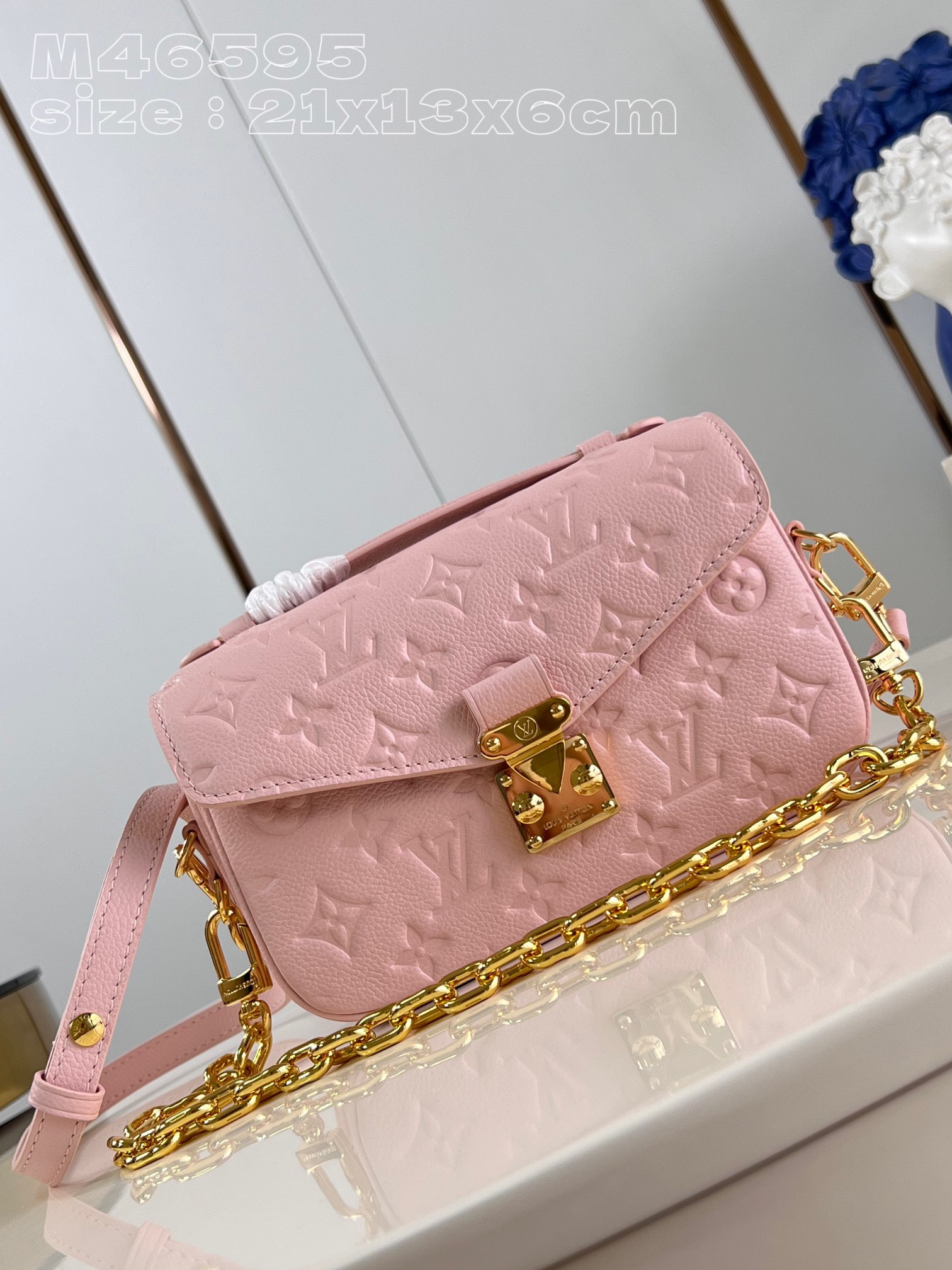 l0*is V*t0n pochette metis east west