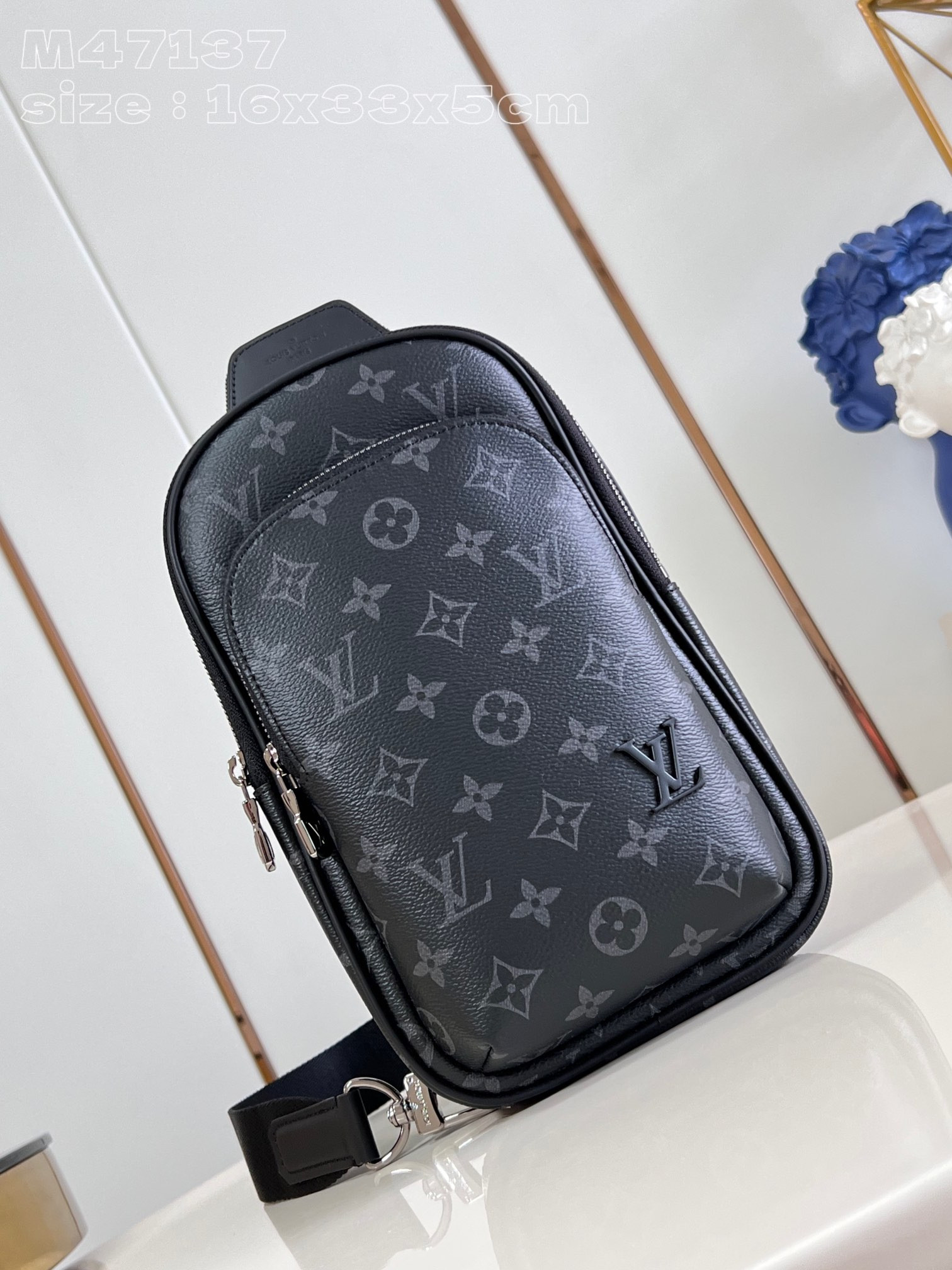 l0*is V*t0n avenue slingbag-16*33*5.7cm