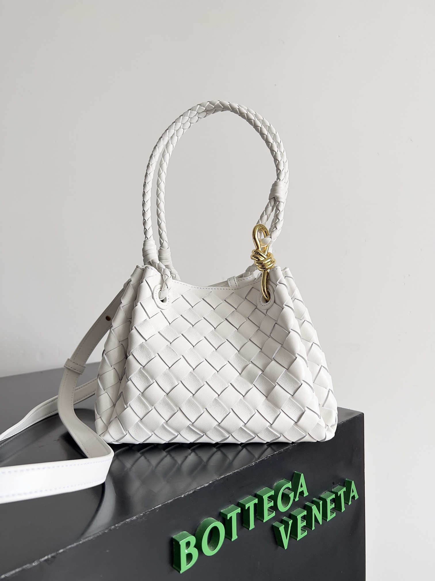bo*te*ga Ve*ne*ta andiamo parachute small shoulder bag